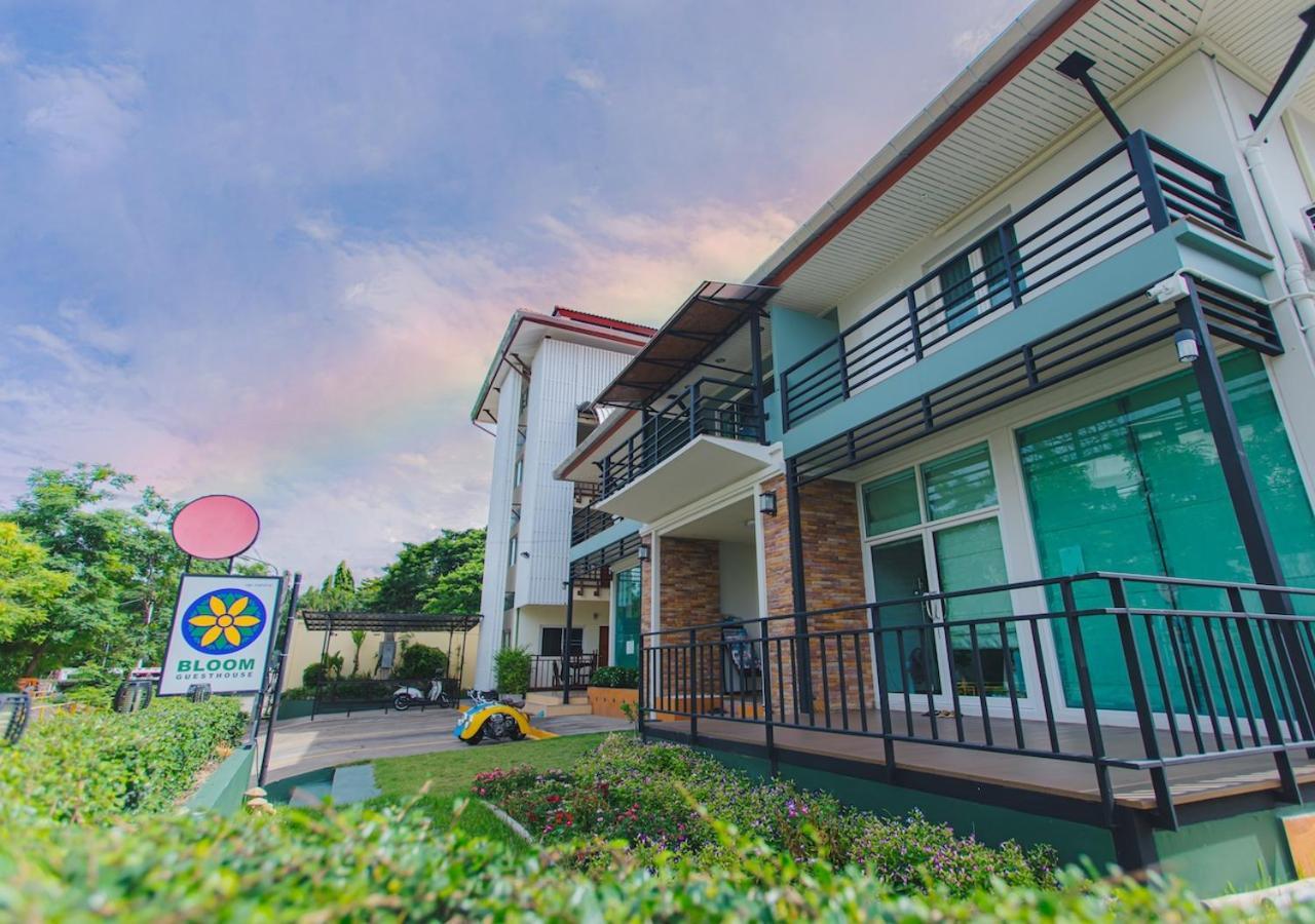 Bloom Guesthouse チエンマイ エクステリア 写真